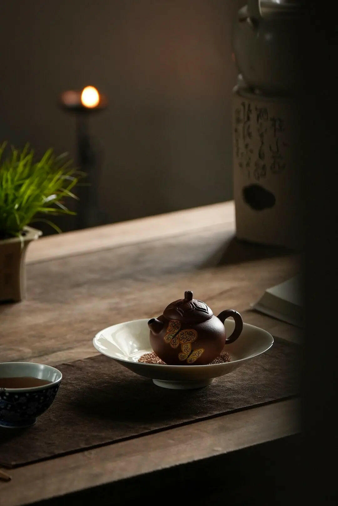 Meng Xia 115cc - Yixing Handmade Teapot 江苏宜兴