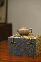 Liu Fang Xue Hua 150cc - Yixing Handmade Teapot 江苏宜兴