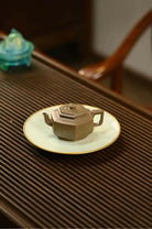 Liu Fang Xue Hua 150cc - Yixing Handmade Teapot 江苏宜兴