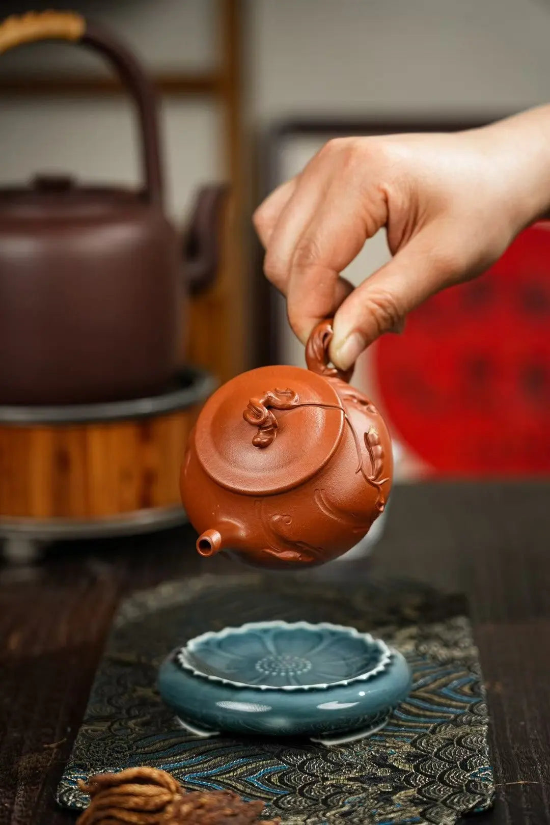 Dou Kou Nian Hua 180cc - Yixing Handmade Teapot 江苏宜兴