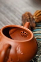 Dou Kou Nian Hua 180cc - Yixing Handmade Teapot 江苏宜兴