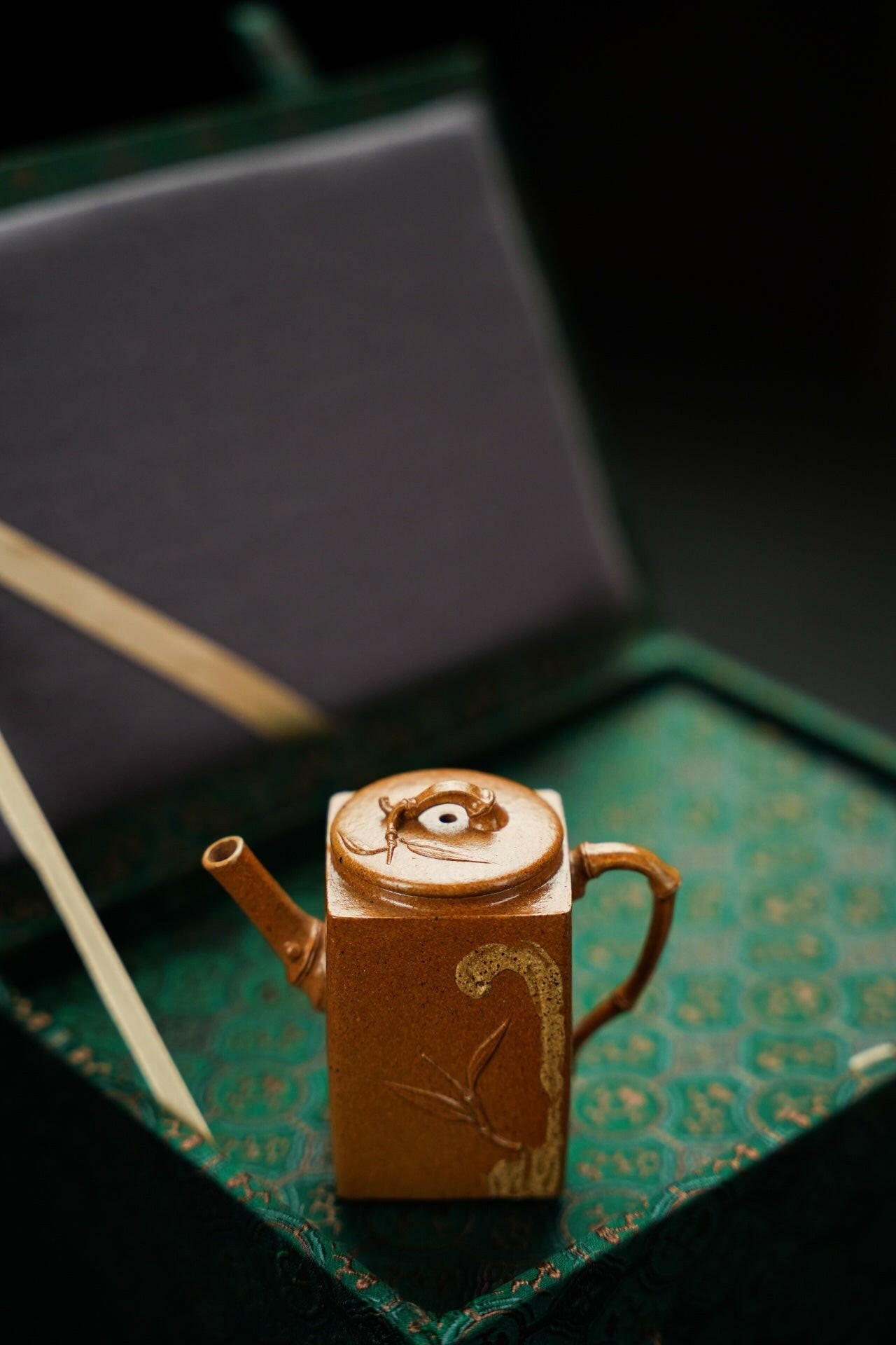 Si Fang Xiao Zhu Jun 100cc - Yixing Handmade Teapot 江苏宜兴