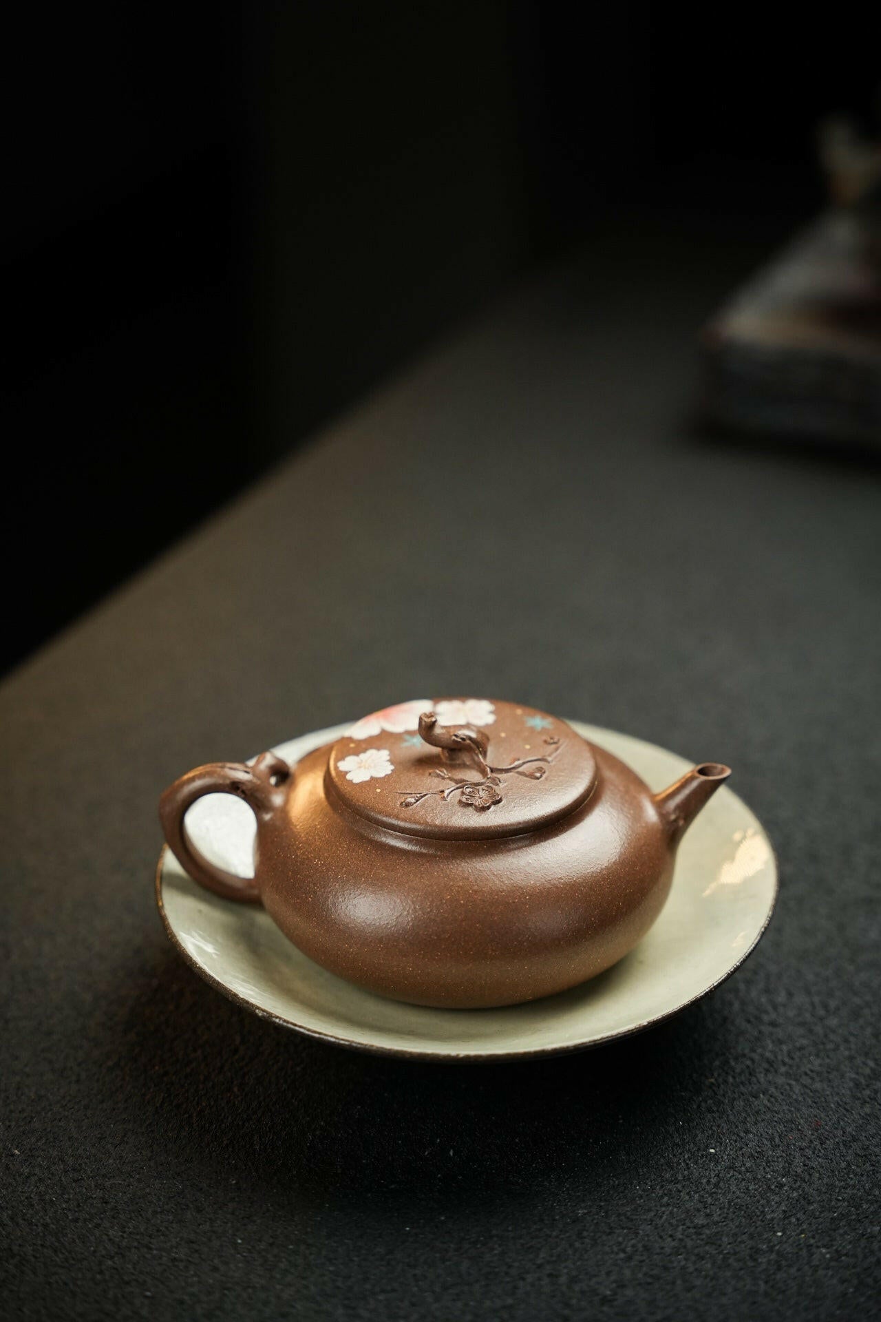 Man Qiu 220cc - Yixing Handmade Teapot 江苏宜兴