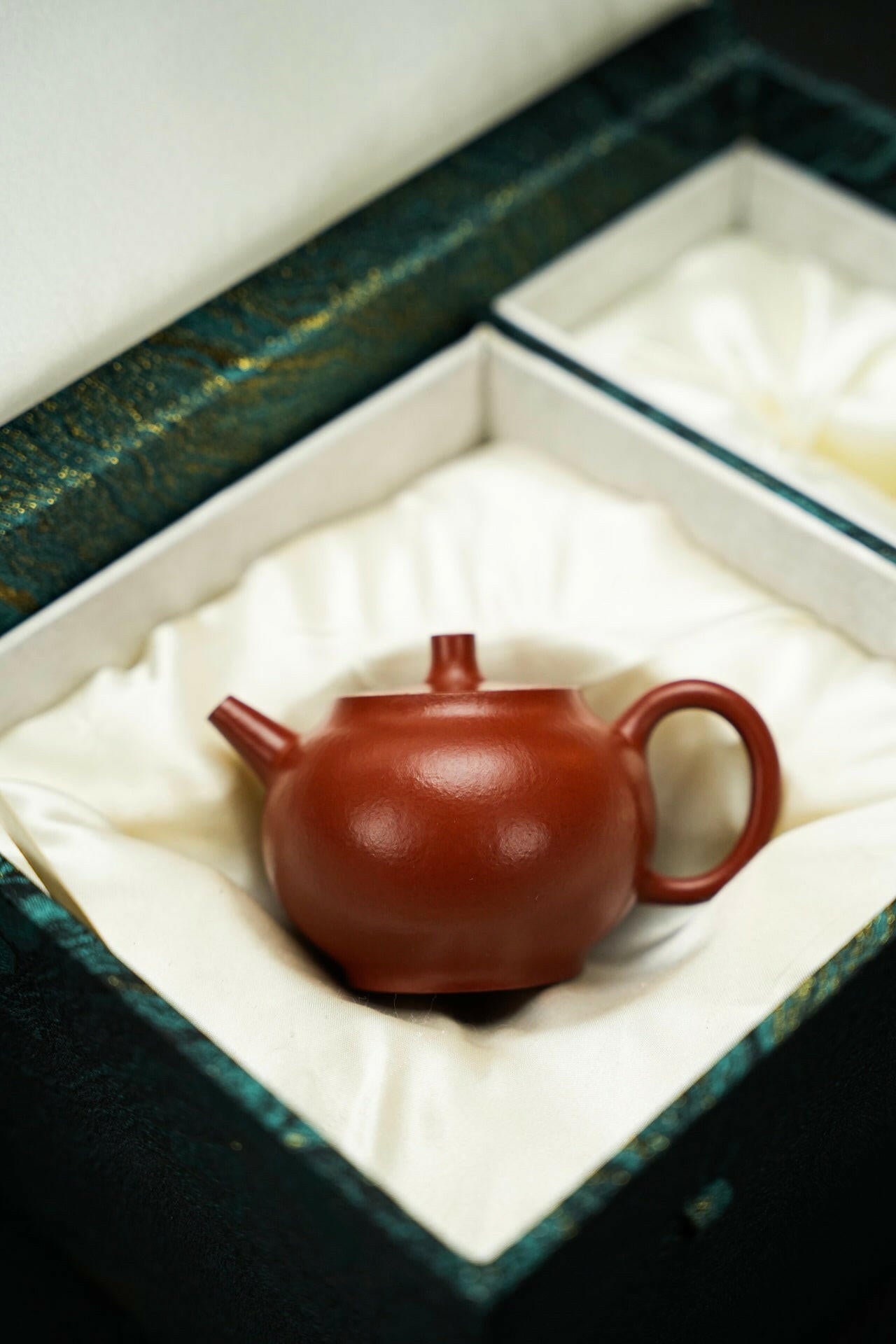 He Zhong 150cc - Yixing Handmade Teapot 江苏宜兴