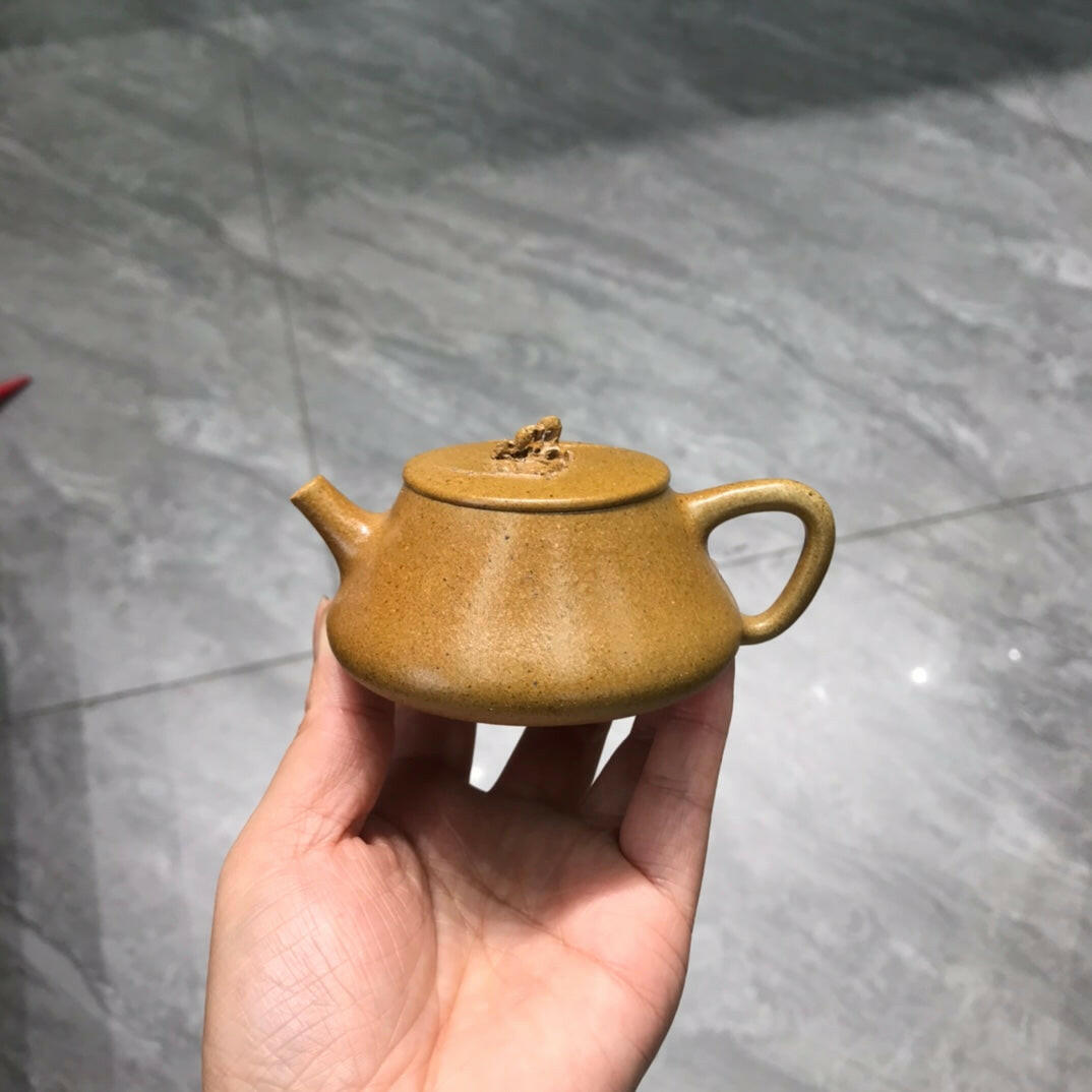 Xiao Zhu Piao 90cc - Yixing Handmade Teapot 江苏宜兴