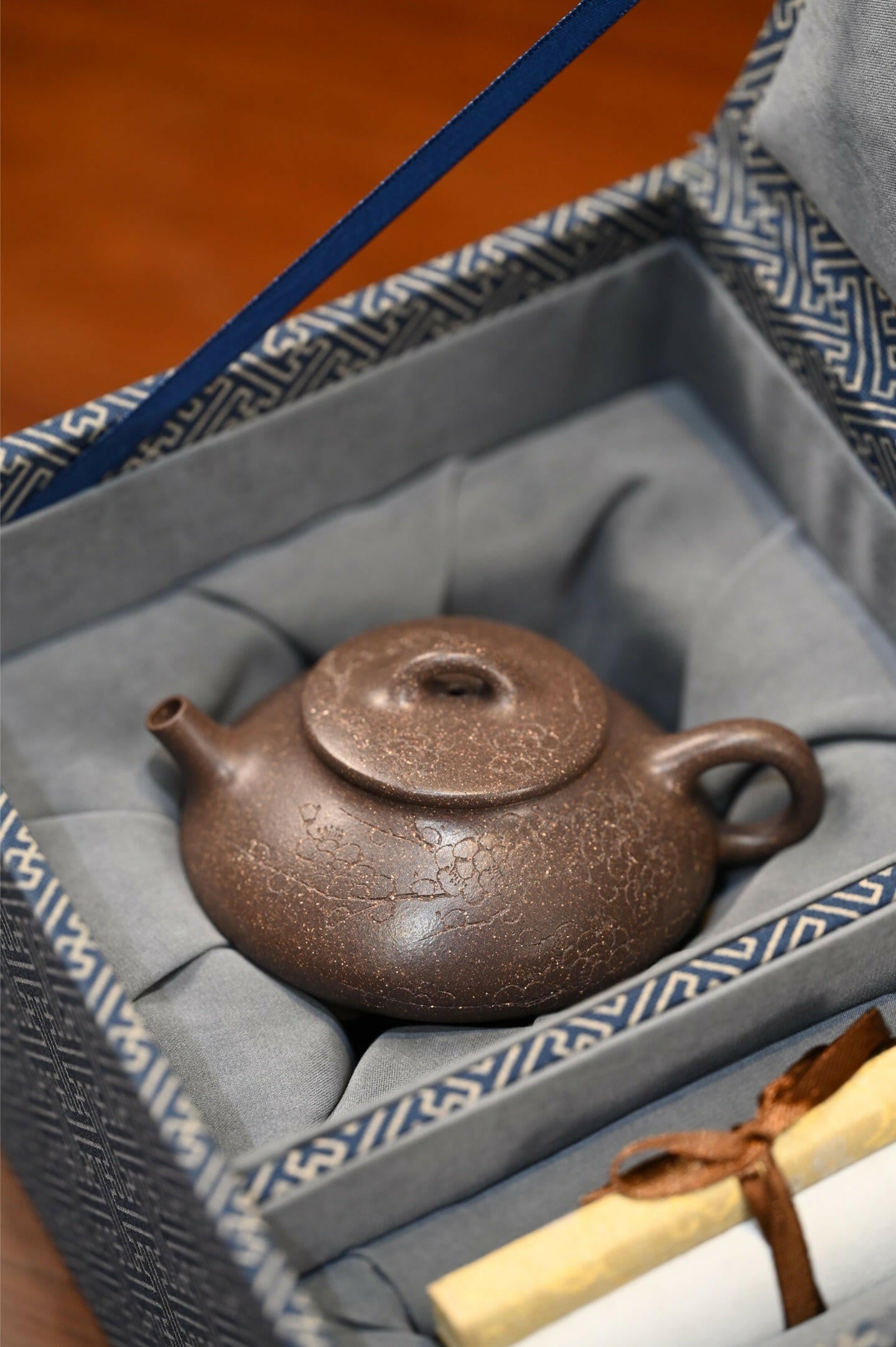 San Zu Ke Piao 150cc - Yixing Handmade Teapot 江苏宜兴