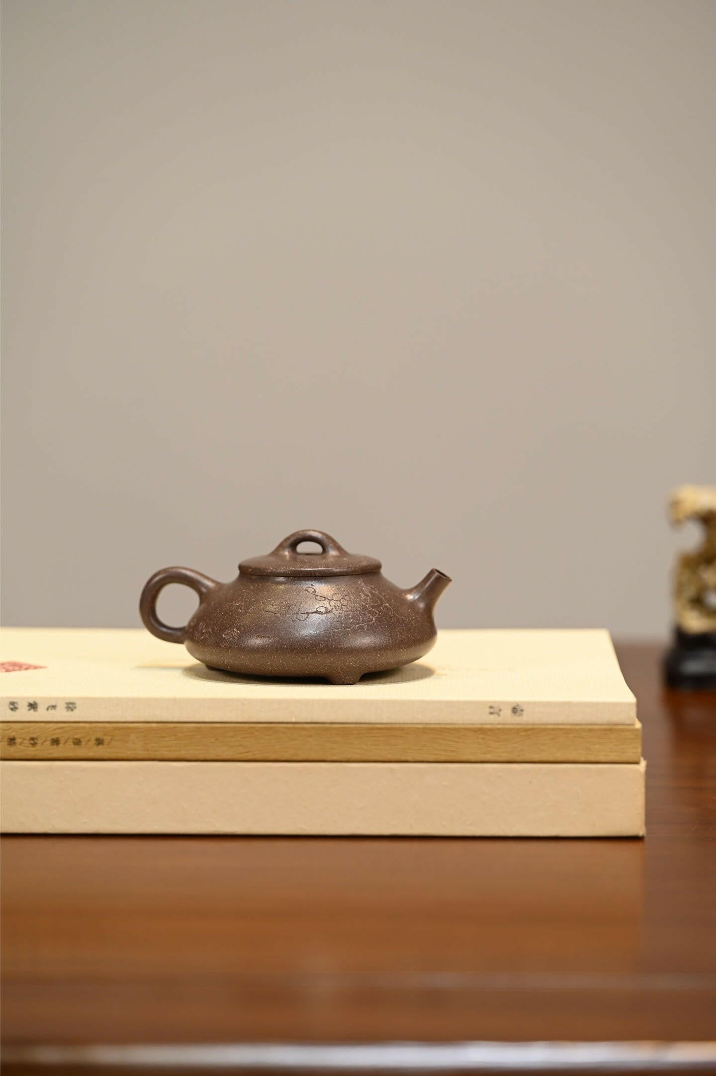 San Zu Ke Piao 150cc - Yixing Handmade Teapot 江苏宜兴