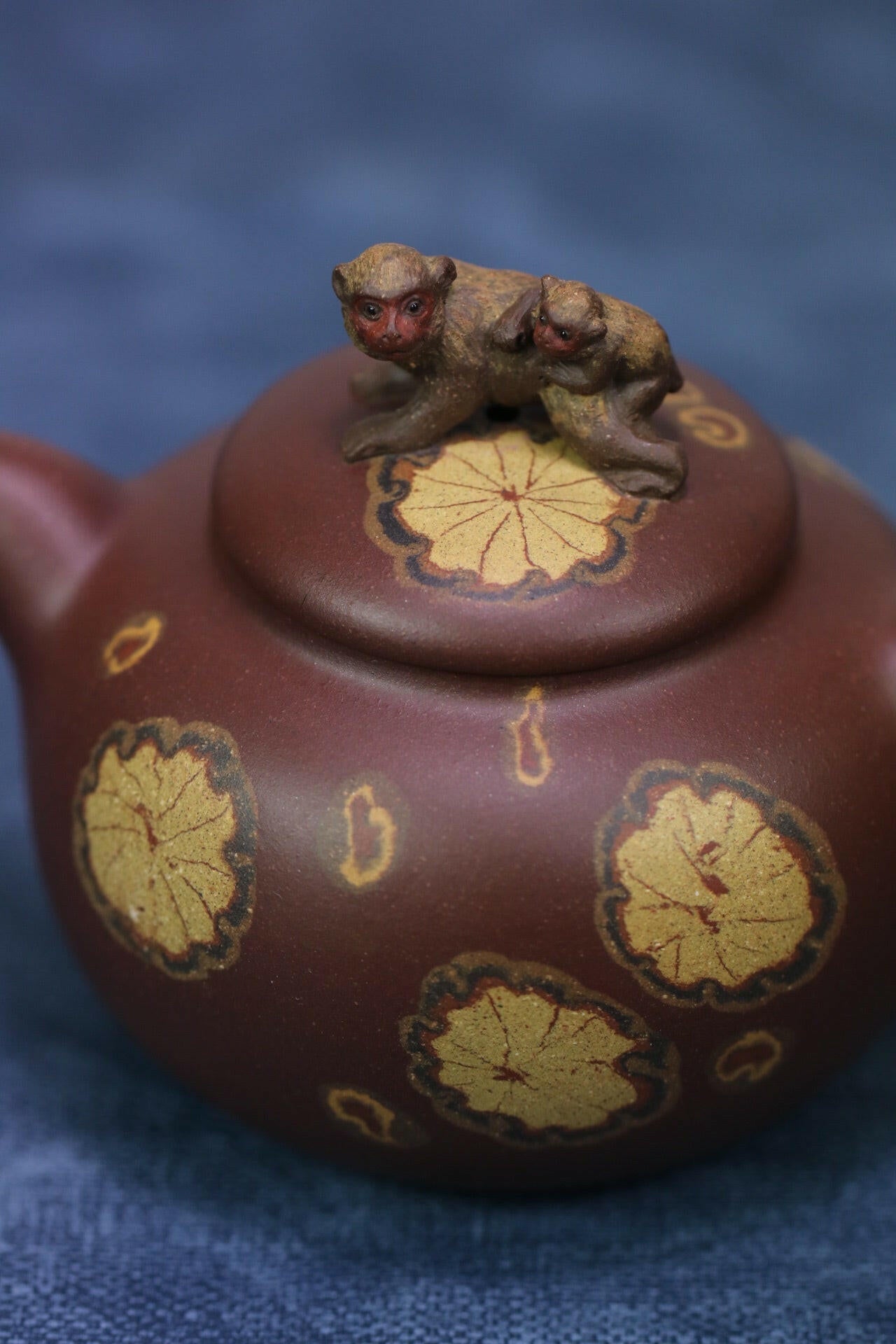 Ling Hou 190cc - Yixing Handmade Teapot 江苏宜兴