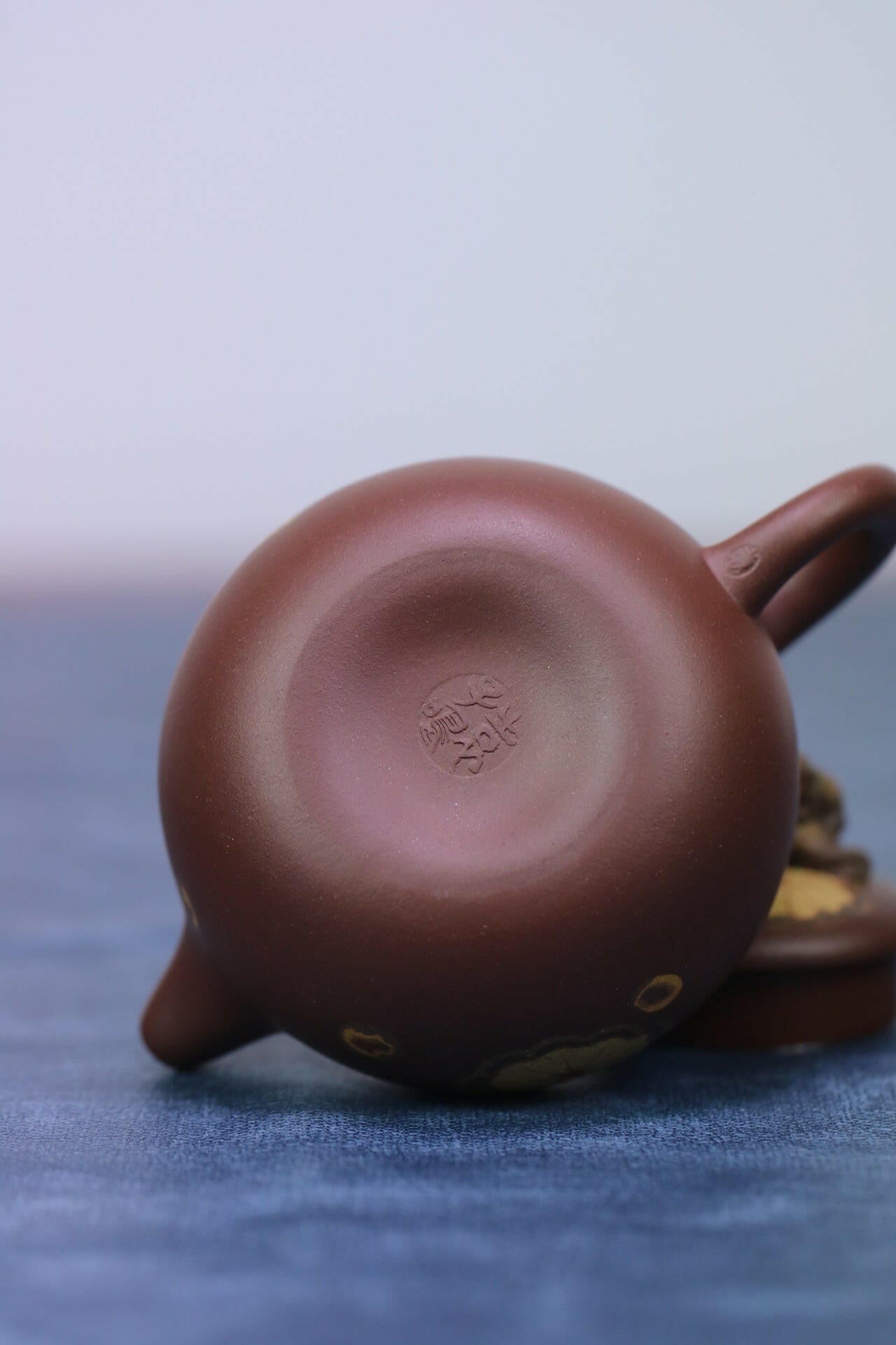 Ling Hou 190cc - Yixing Handmade Teapot 江苏宜兴