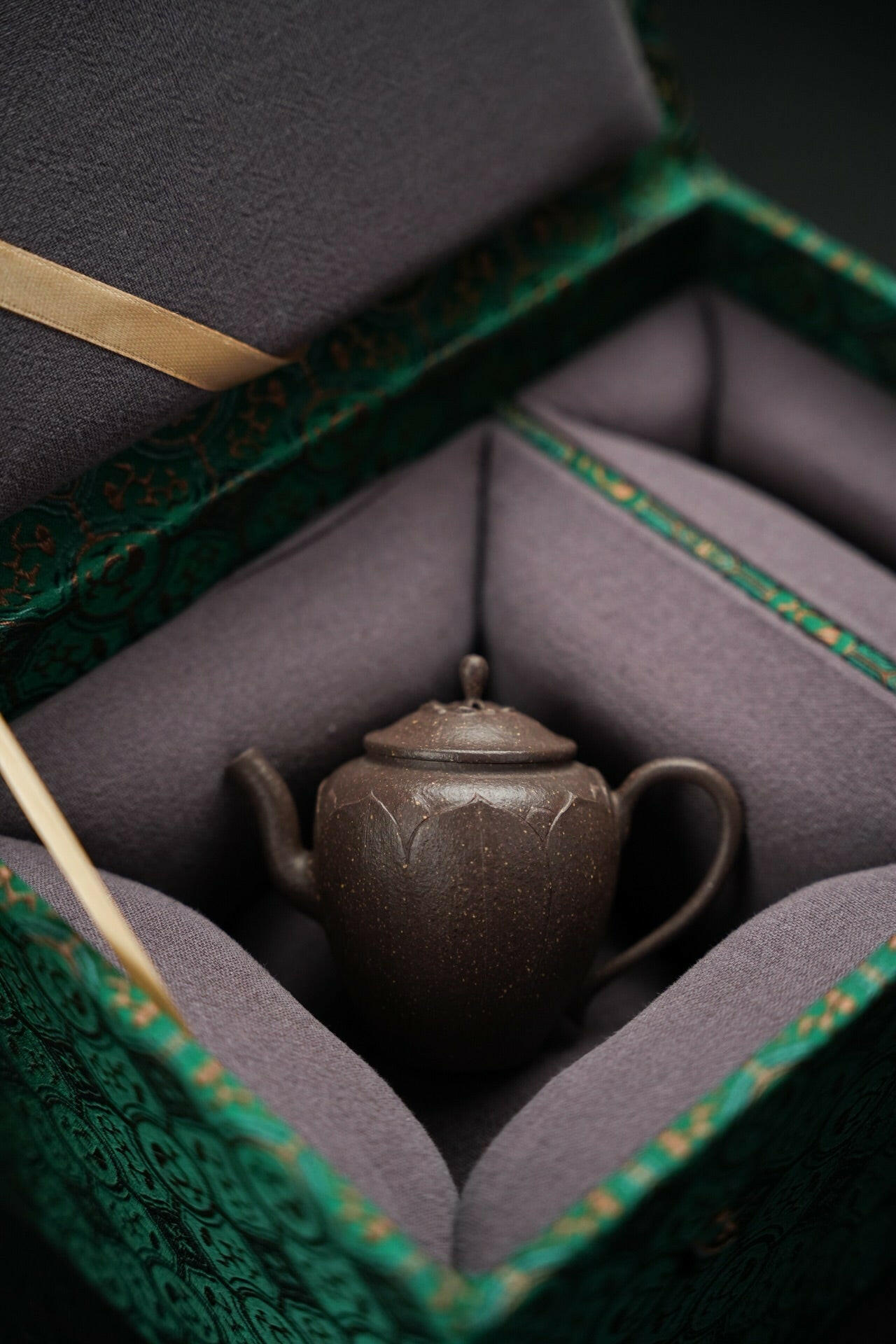 Zhi Hu 60cc - Yixing Handmade Teapot 江苏宜兴