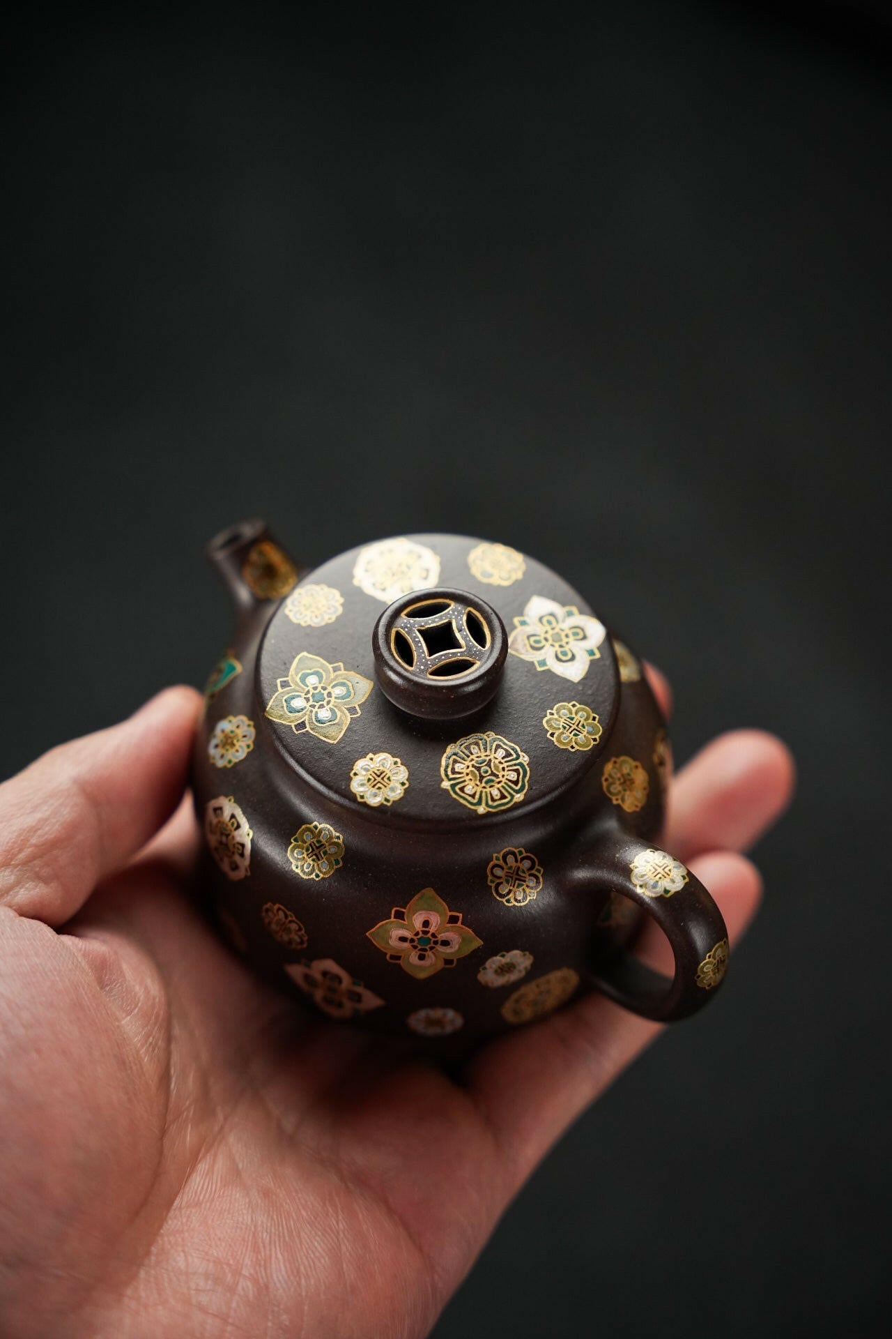 Ji Jin 130cc - Yixing Handmade Teapot 江苏宜兴