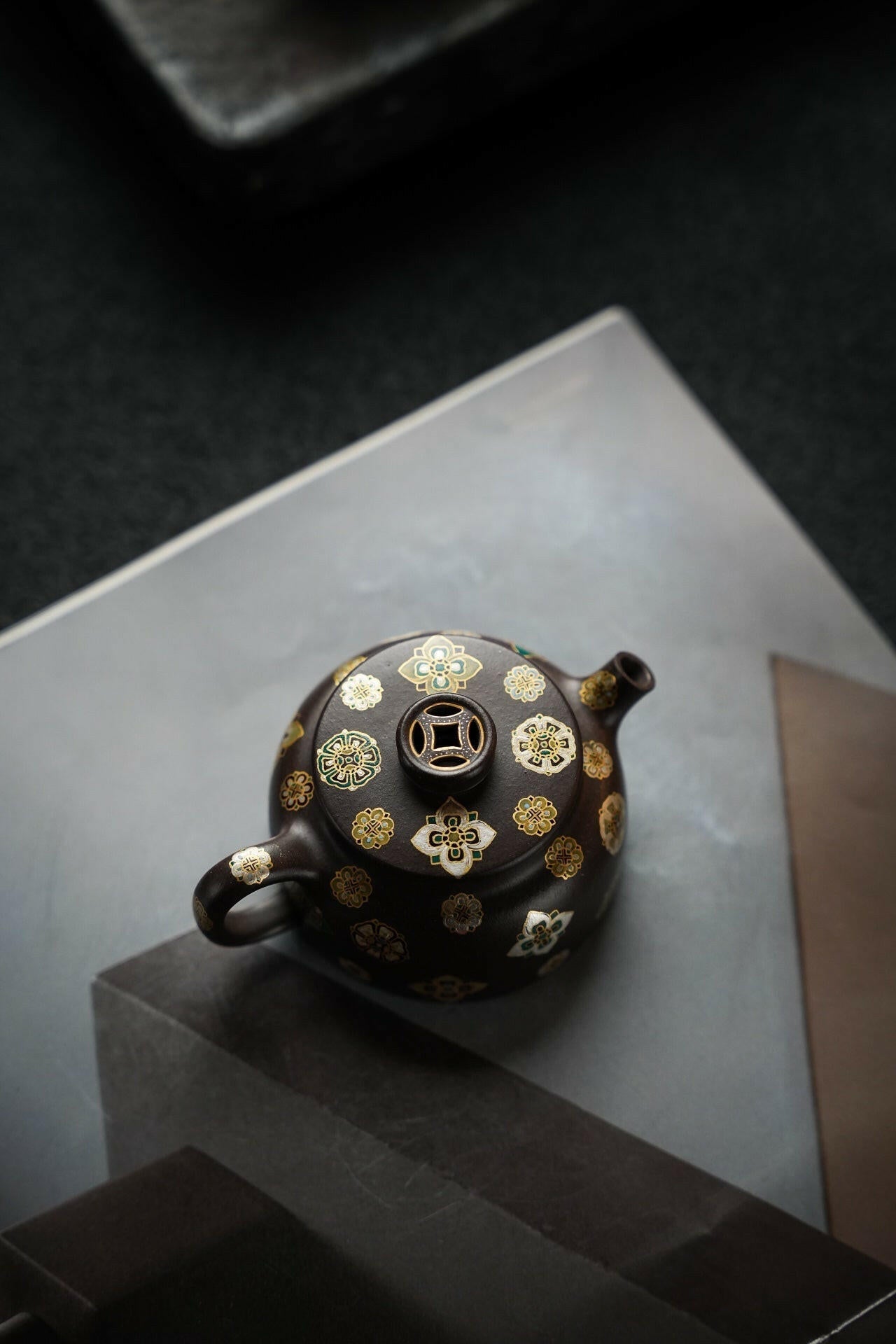Ji Jin 130cc - Yixing Handmade Teapot 江苏宜兴