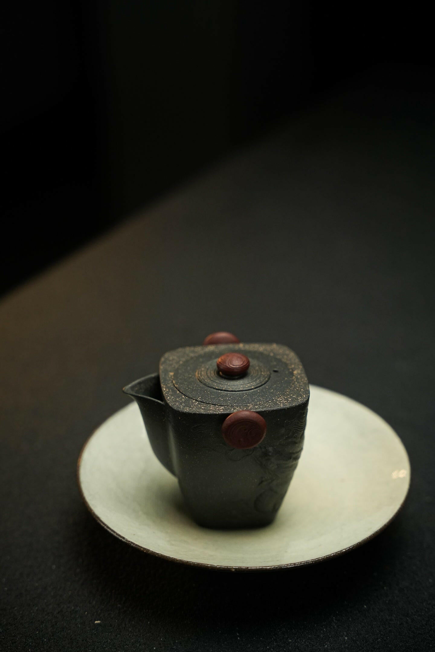 You Long Tian Xia 130cc - Yixing Handmade Teapot 江苏宜兴
