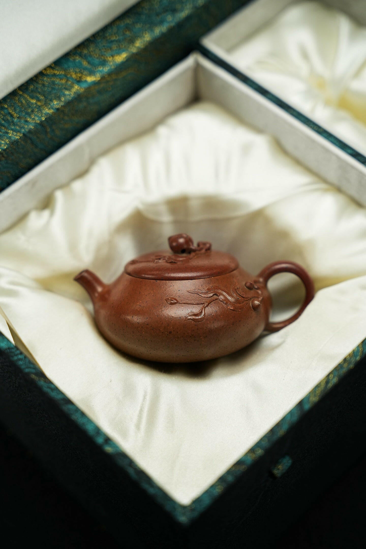 Fu Yun Shou Tao 130cc - Yixing Handmade Teapot 江苏宜兴