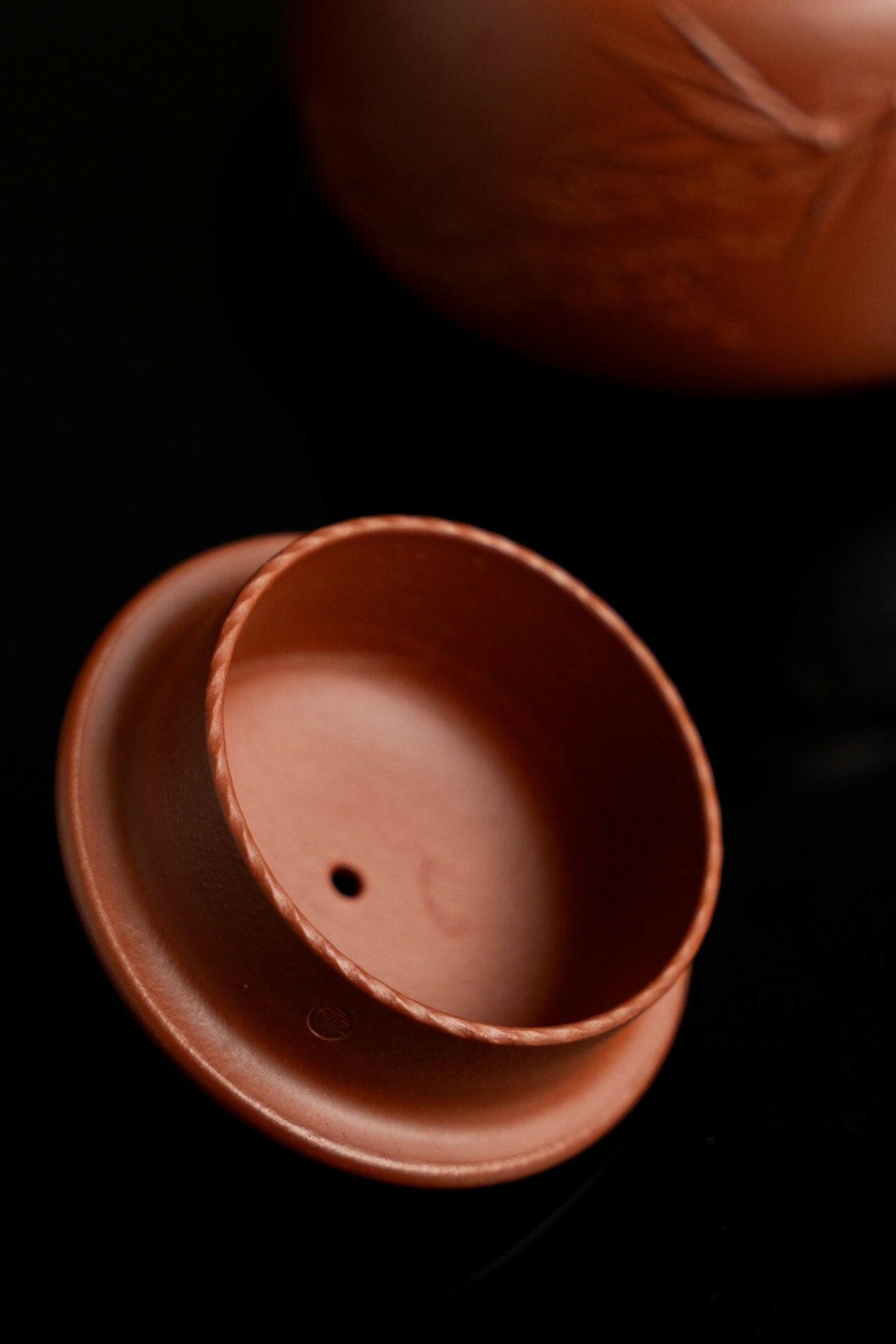 Zhu Ying 200cc - Yixing Handmade Teapot 江苏宜兴