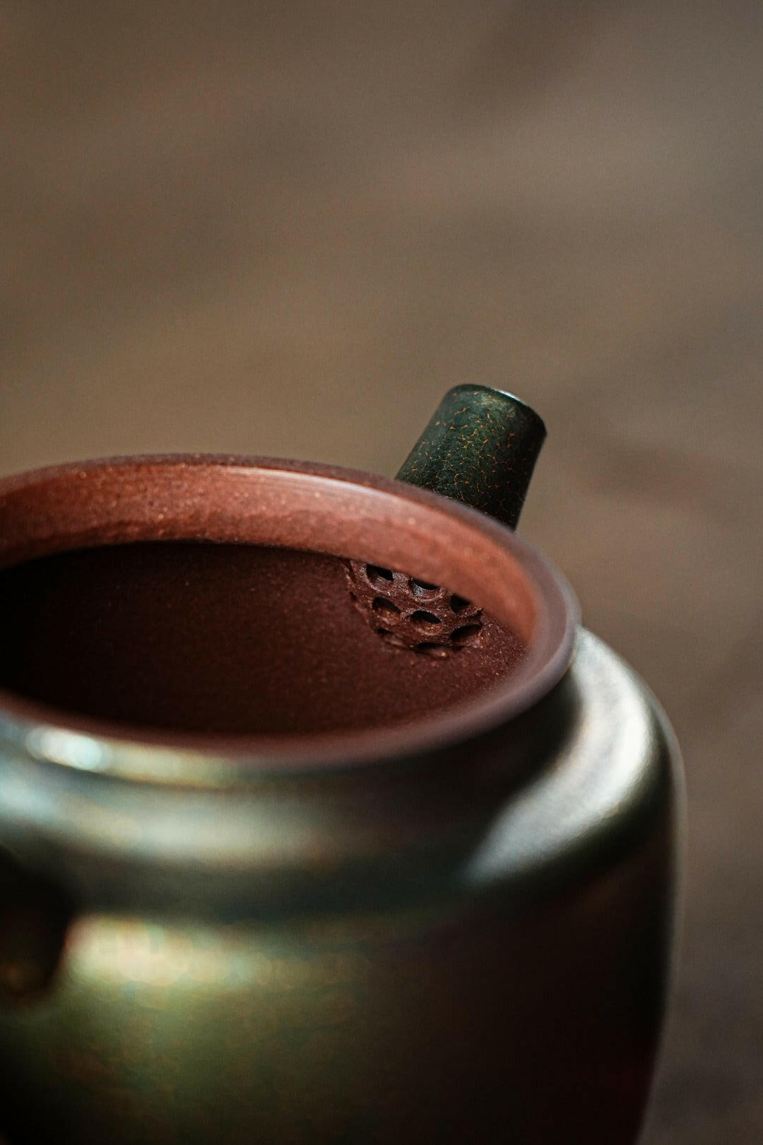 De Zhong 130cc - Yixing Handmade Teapot 江苏宜兴