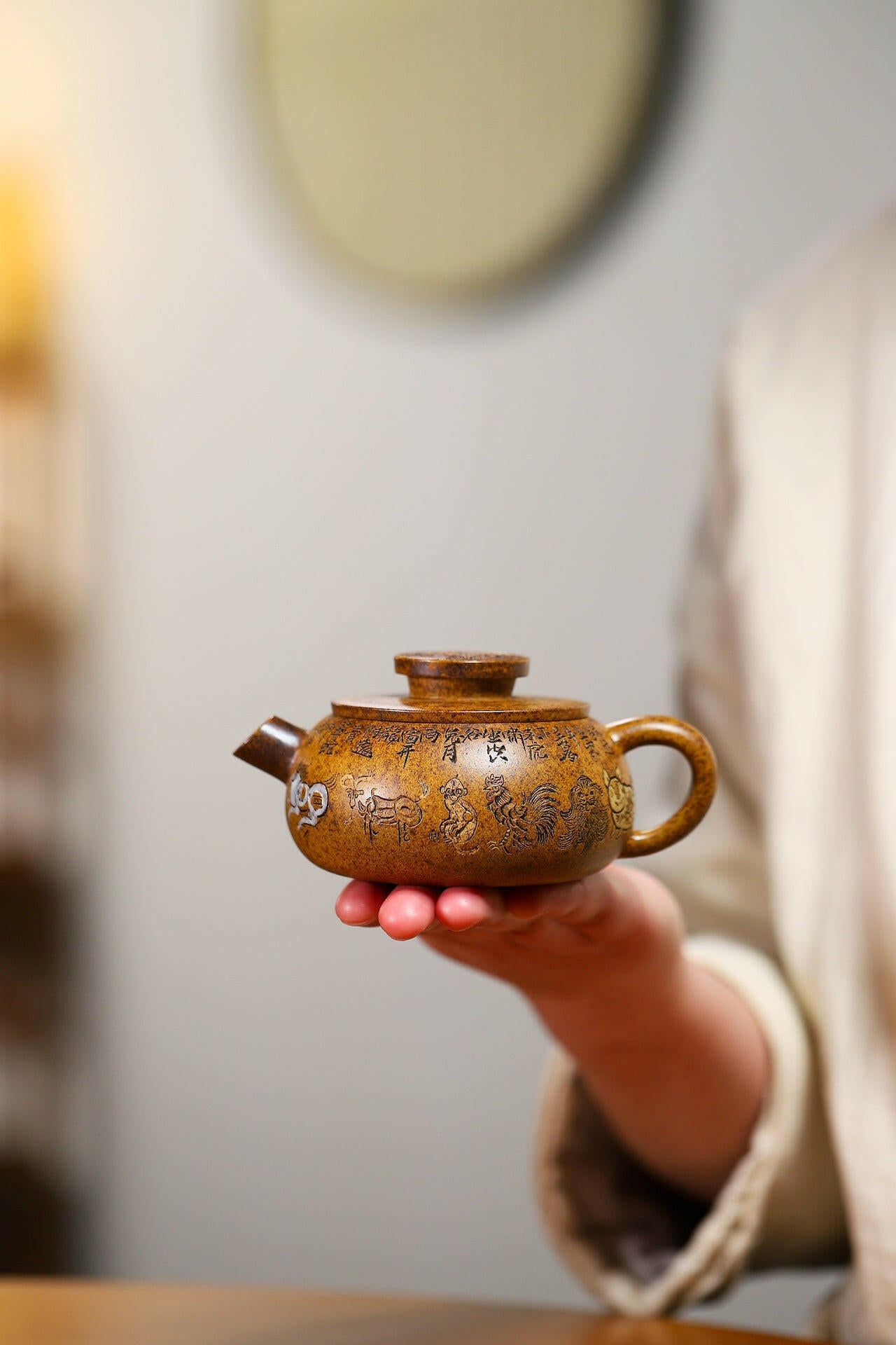 Ju Lun Zhu 180cc - Yixing Handmade Teapot 江苏宜兴