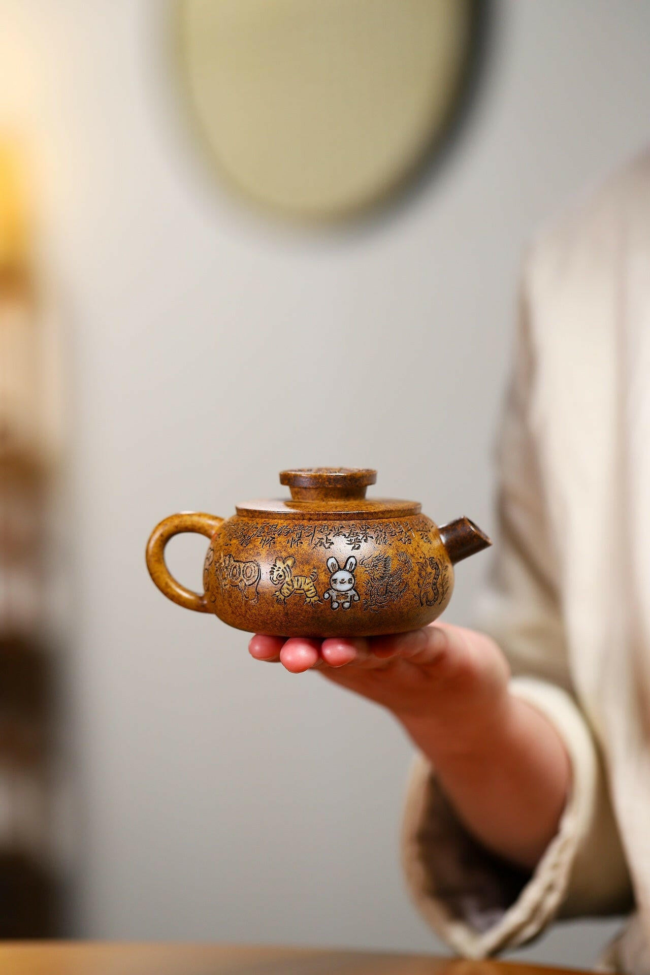 Ju Lun Zhu 180cc - Yixing Handmade Teapot 江苏宜兴