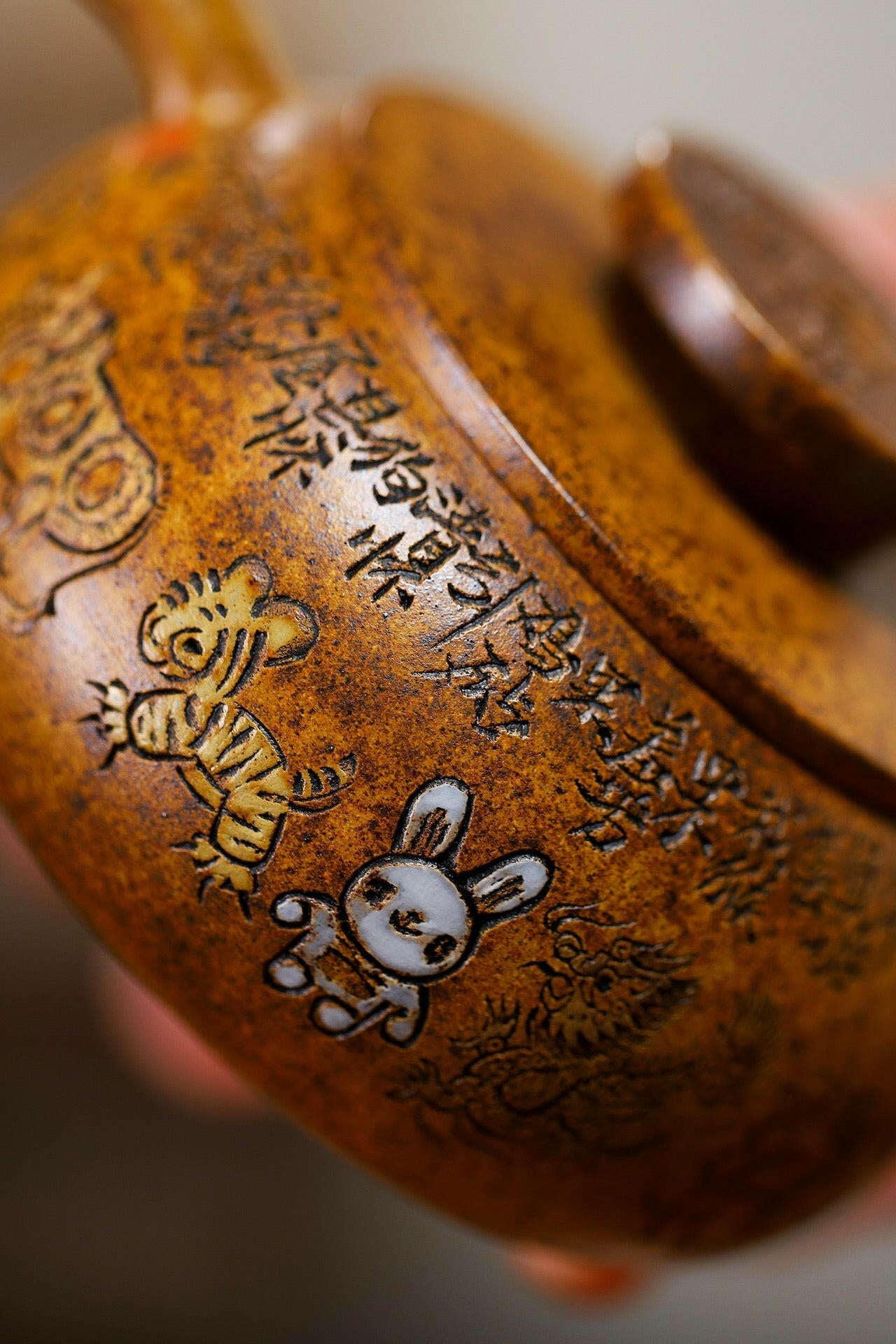 Ju Lun Zhu 180cc - Yixing Handmade Teapot 江苏宜兴