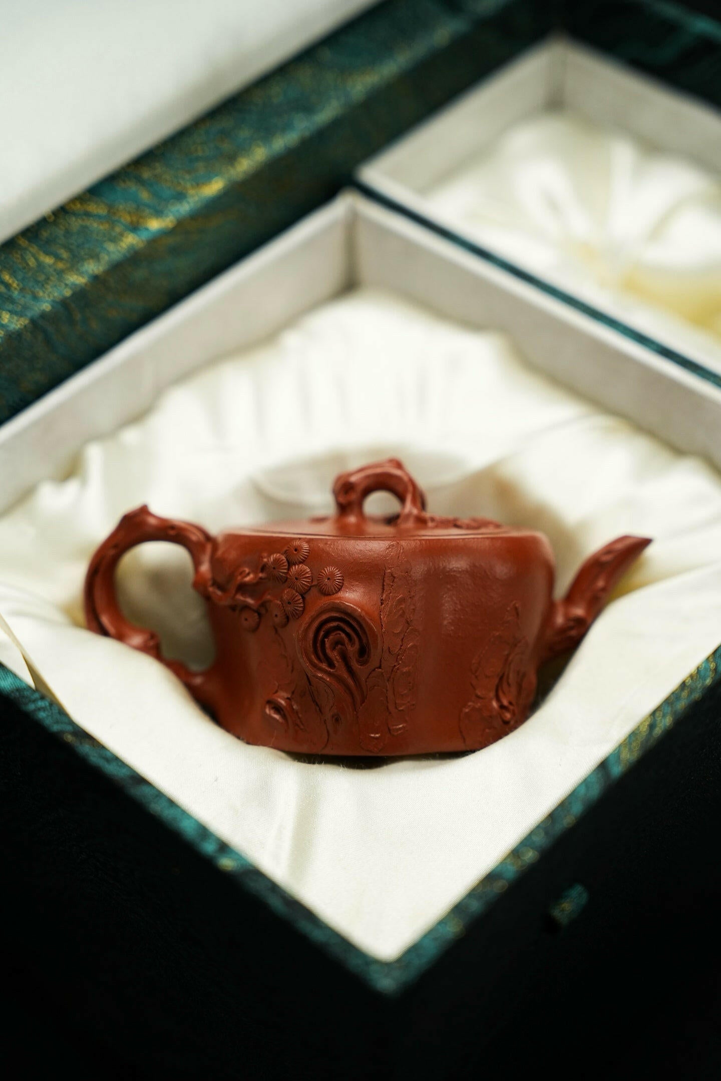 Li Yong Xiao Song Zhuang 130cc - Yixing Handmade Teapot 江苏宜兴