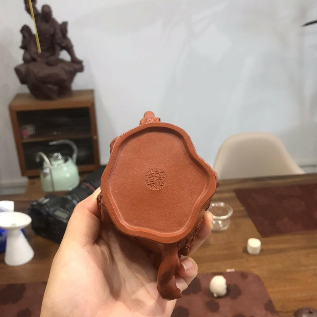 Li Yong Xiao Song Zhuang 130cc - Yixing Handmade Teapot 江苏宜兴