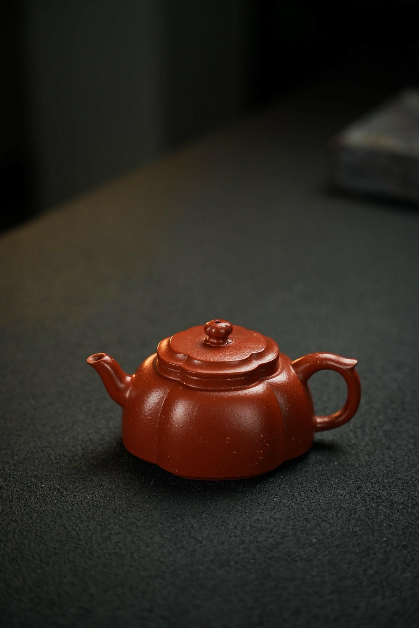 Jing Wen Hai Tang 150cc - Yixing Handmade Teapot 江苏宜兴