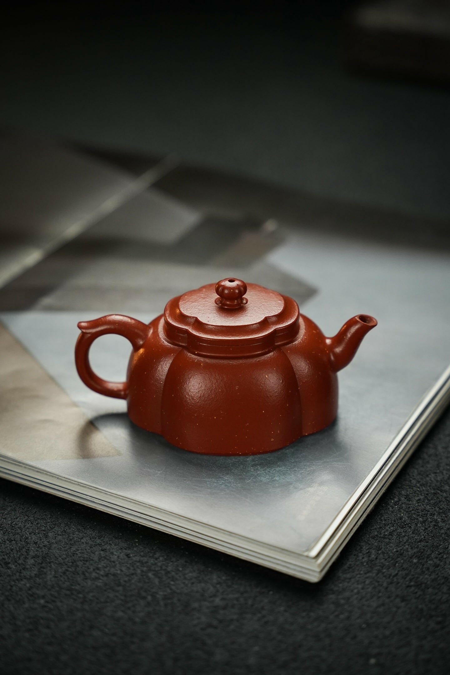 Jing Wen Hai Tang 150cc - Yixing Handmade Teapot 江苏宜兴