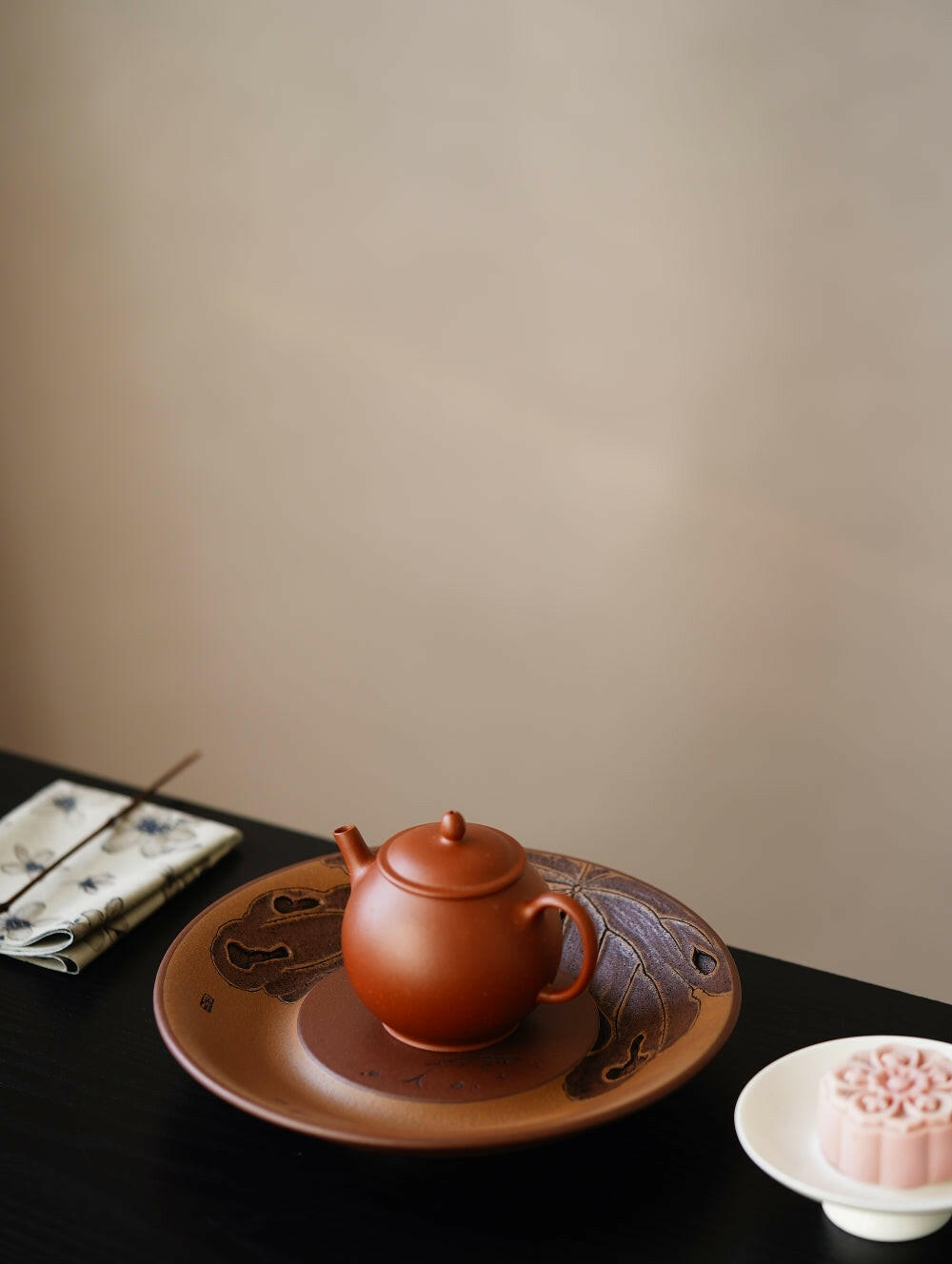 He Lian - Yixing Handmade Dry Bubble Tray 江苏宜兴