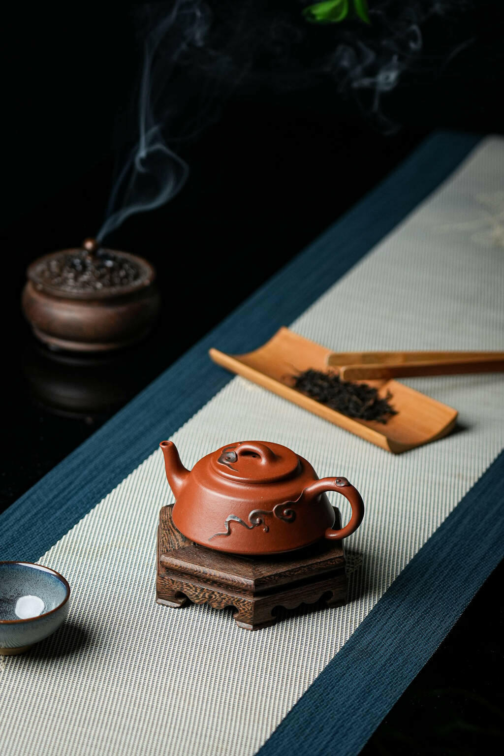 Ping Bu Qing Yun - Yixing Handmade Teapot 江苏宜兴