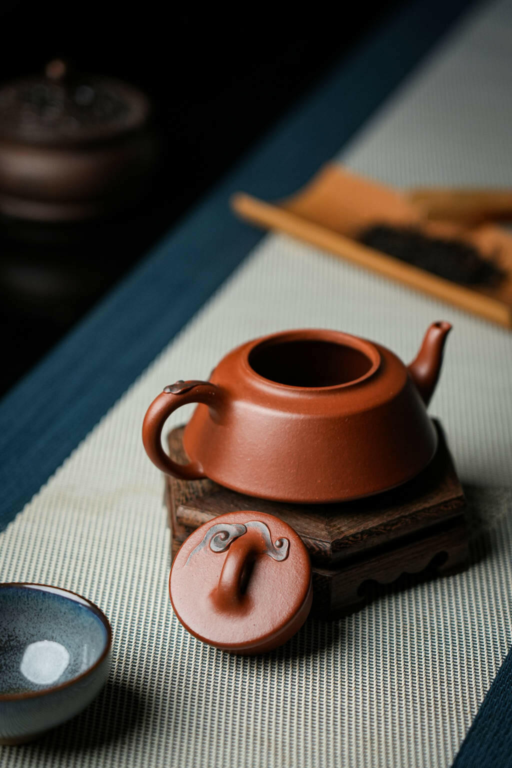 Ping Bu Qing Yun - Yixing Handmade Teapot 江苏宜兴
