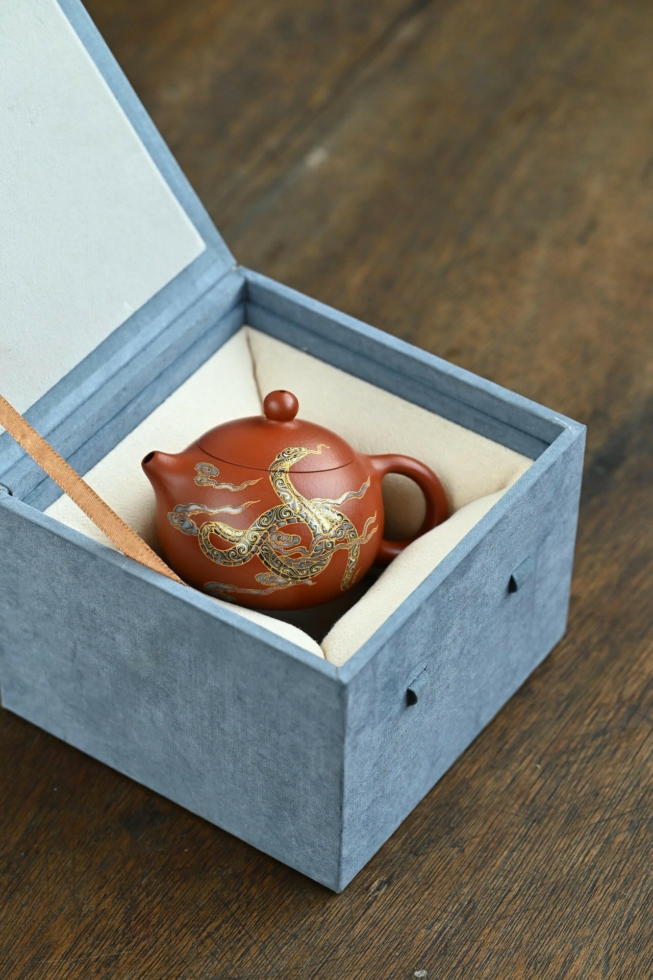 Jin She Ying Chun 130cc - Yixing Handmade Teapot 江苏宜兴