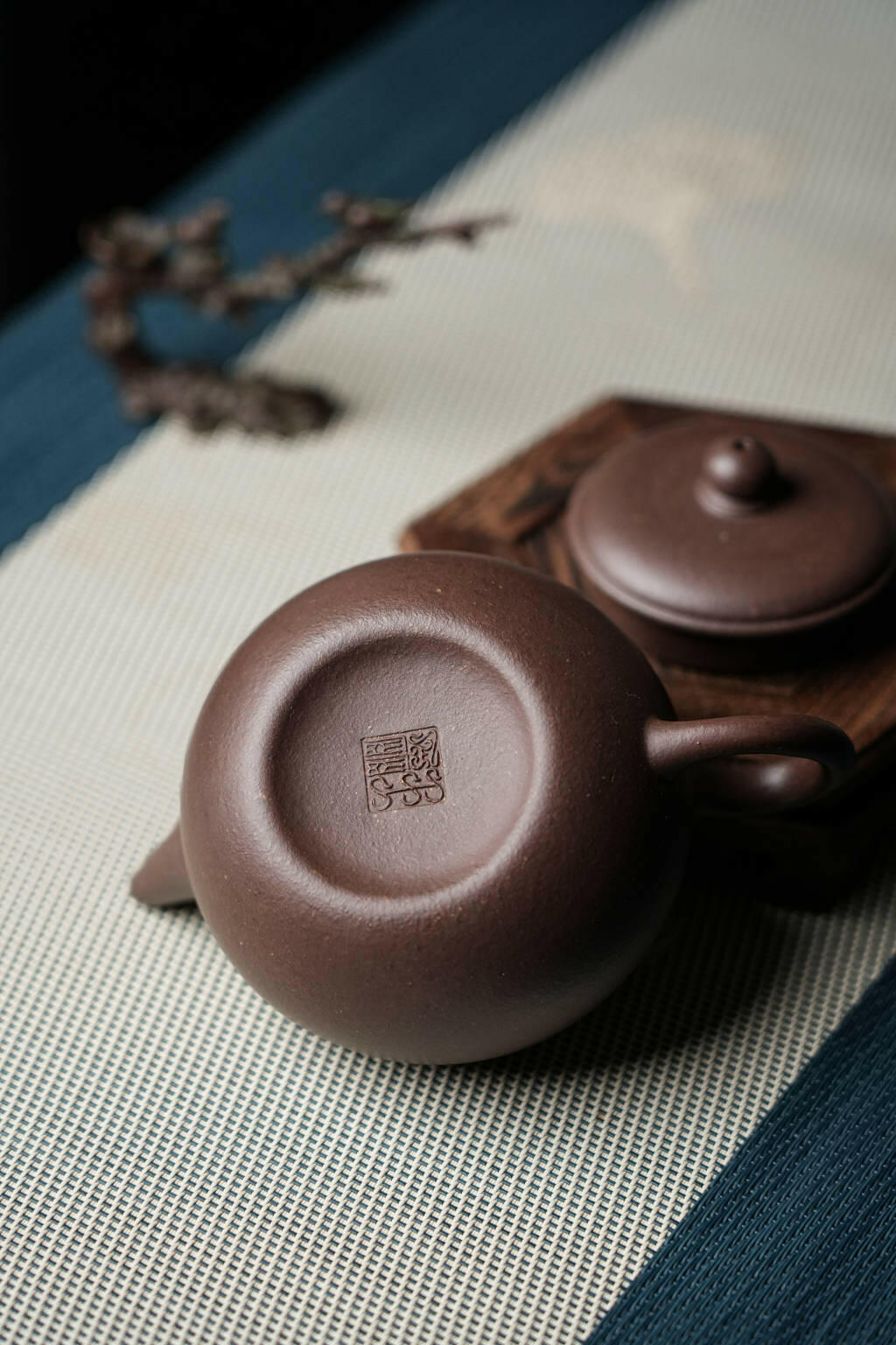 Pao Zun Shui Ping 220cc - Yixing Handmade Teapot 江苏宜兴