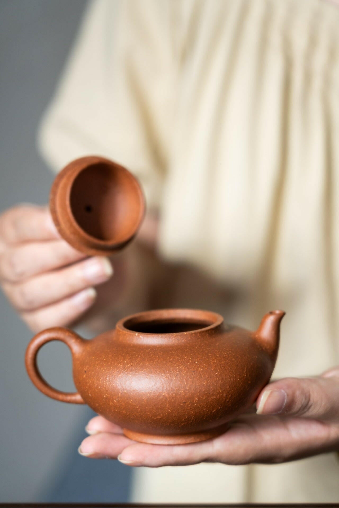 Hua Ying 170cc - Yixing Handmade Teapot 江苏宜兴