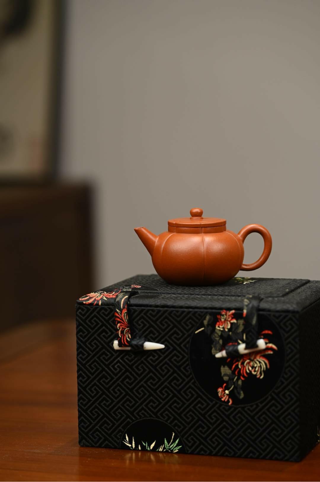 Xiao Ling Hua 100cc - Yixing Handmade Teapot 江苏宜兴