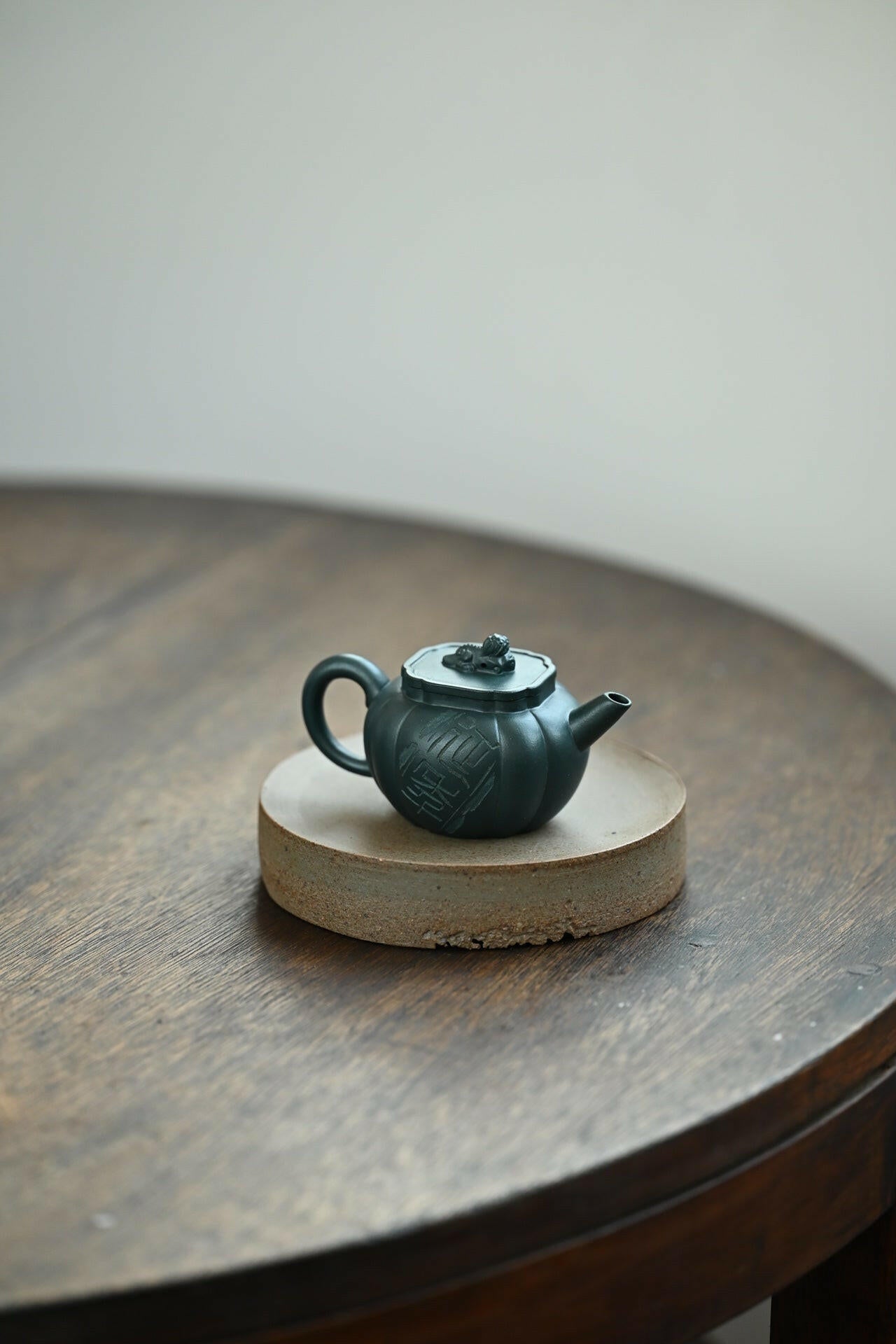 Ru Yi Shi Qiu 100cc - Yixing Handmade Teapot 江苏宜兴