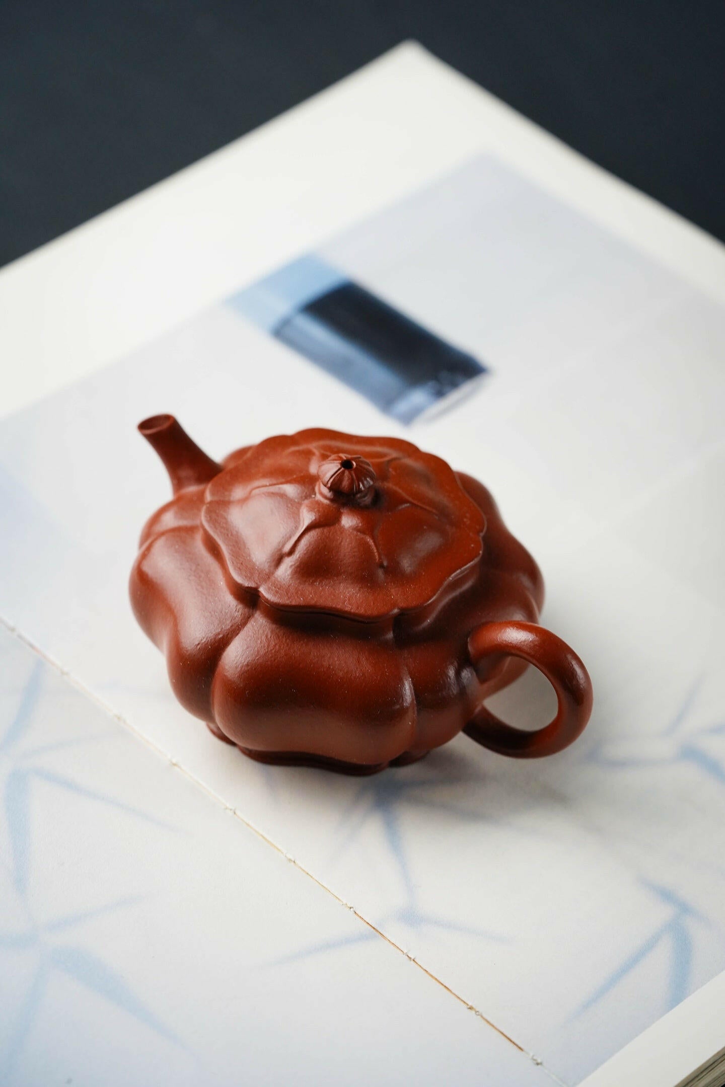 Ling Hua 120cc - Yixing Handmade Teapot 江苏宜兴