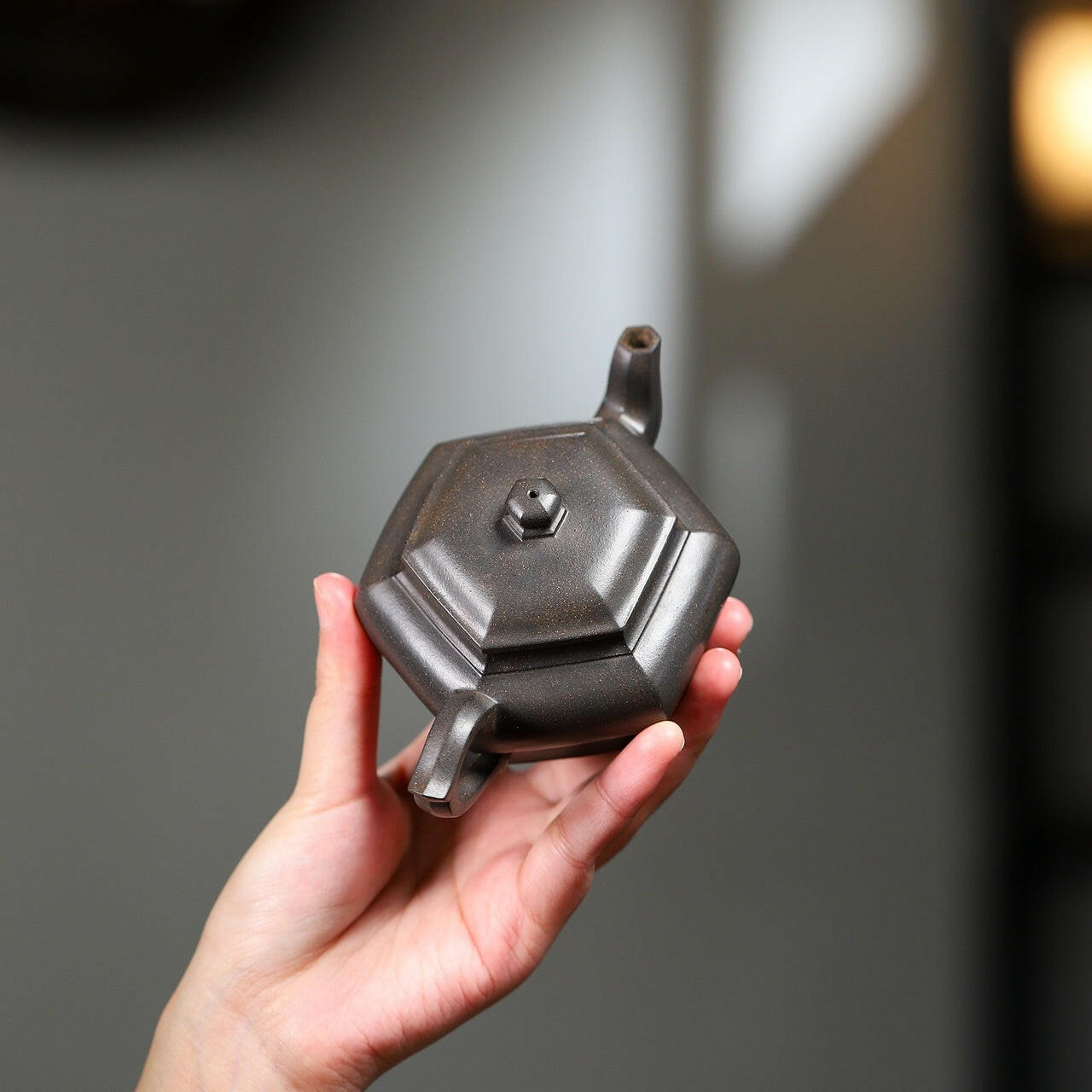 Liu Fang Gong Deng 150cc - Yixing Handmade Teapot 江苏宜兴