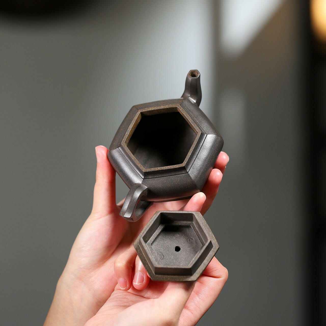 Liu Fang Gong Deng 150cc - Yixing Handmade Teapot 江苏宜兴