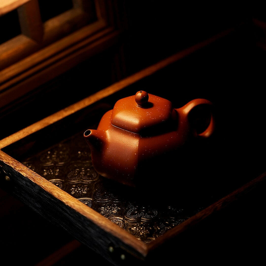 Liu Fang Rong Tian 180cc - Yixing Handmade Teapot 江苏宜兴