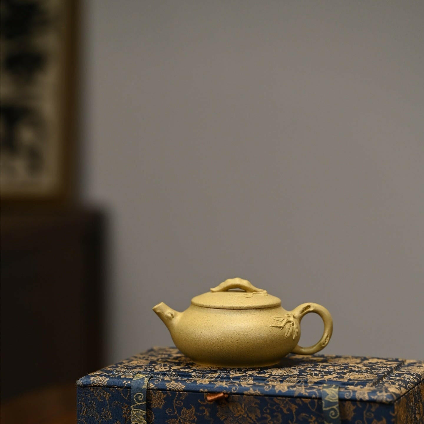 Dou Kou Nian Hua 120cc - Yixing Handmade Teapot 江苏宜兴