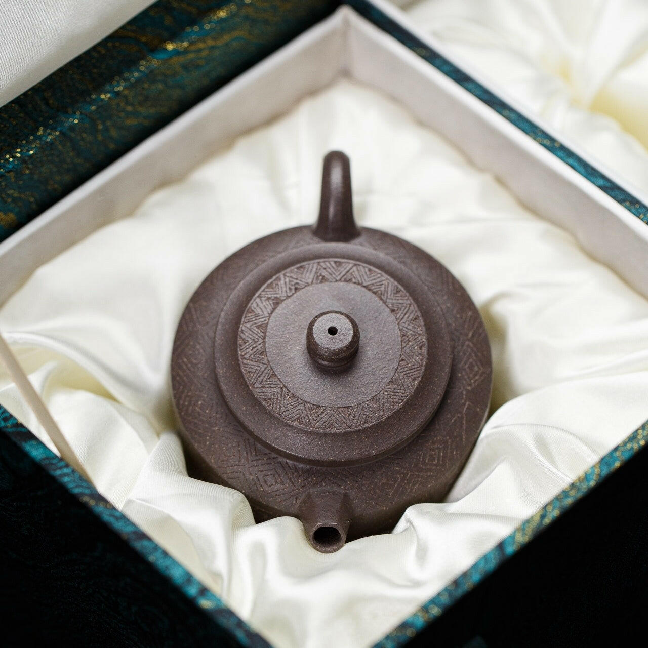 Zhong Fang Zhou Pan 140cc - Yixing Handmade Teapot 江苏宜兴