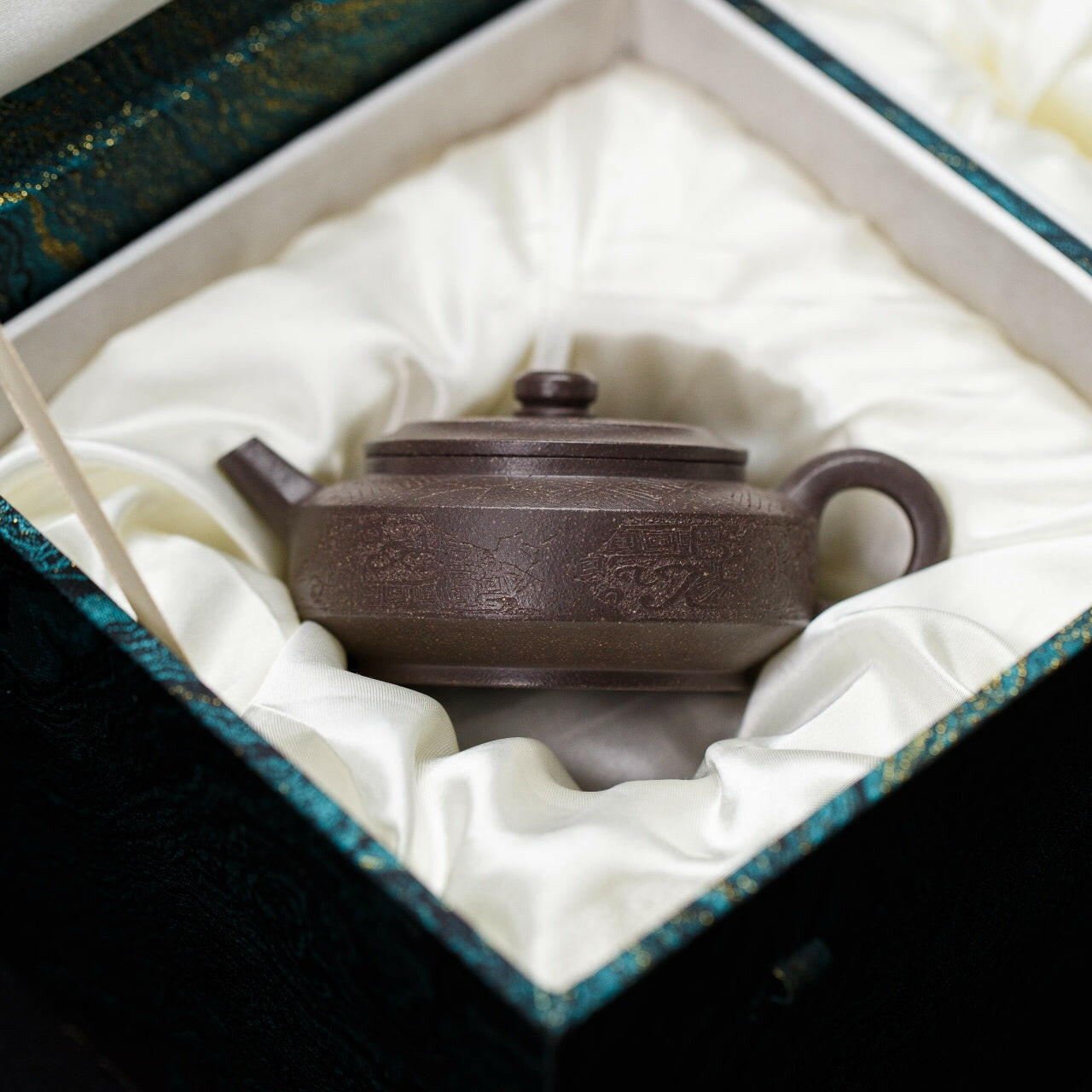 Zhong Fang Zhou Pan 140cc - Yixing Handmade Teapot 江苏宜兴