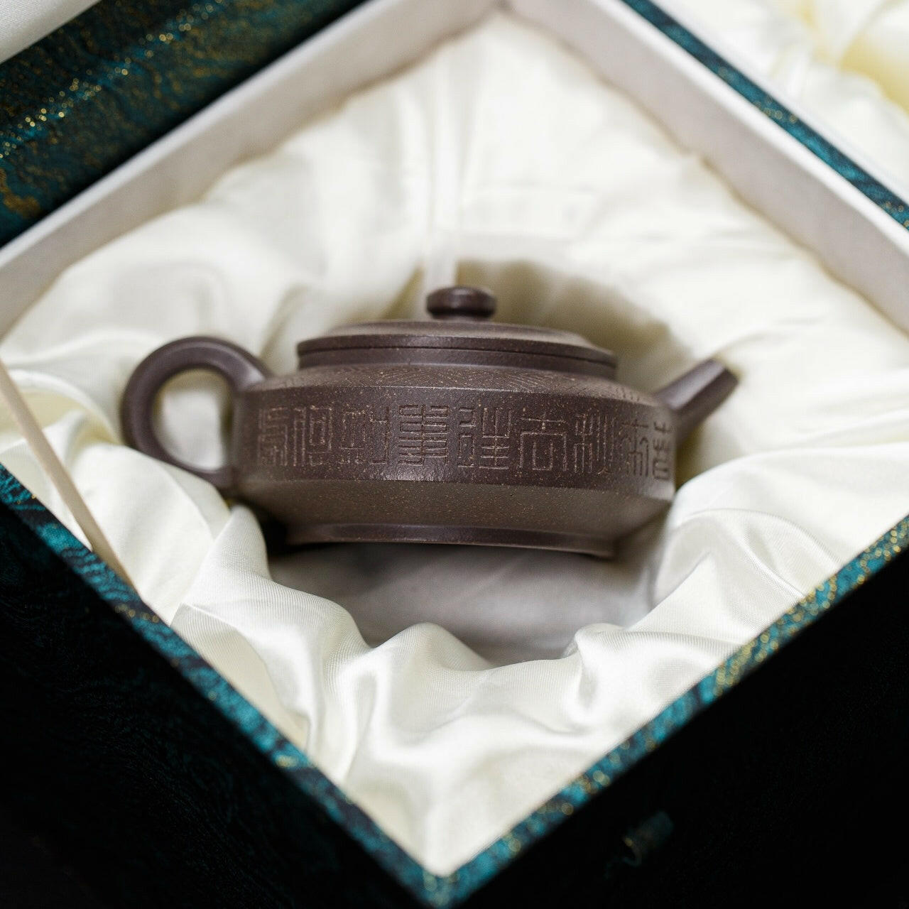 Zhong Fang Zhou Pan 140cc - Yixing Handmade Teapot 江苏宜兴
