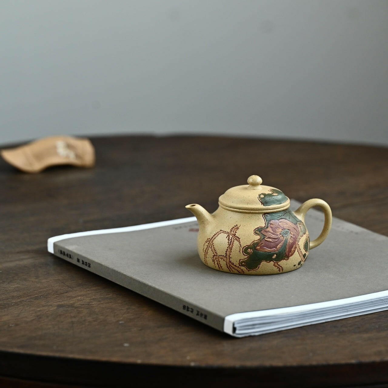 He Xiang Lian Yun 190cc - Yixing Handmade Teapot 江苏宜兴