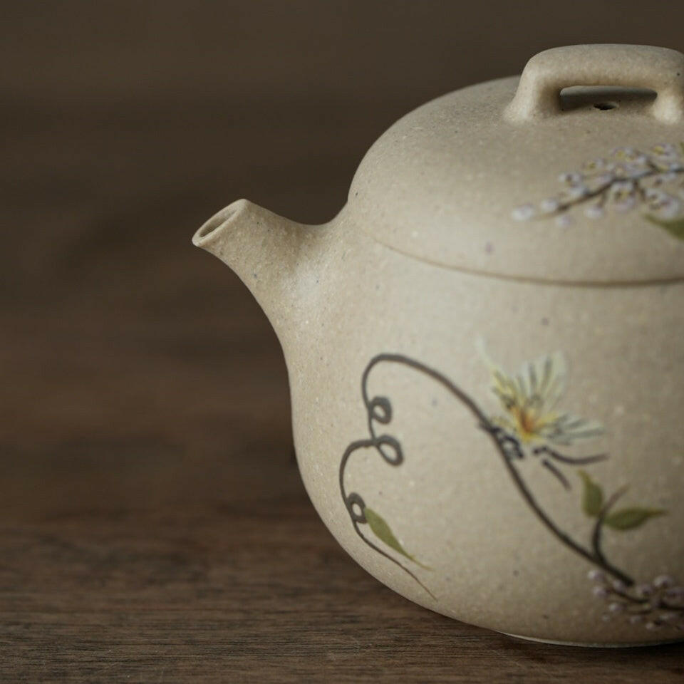 Teng Die ying 150cc - Yixing Handmade Teapot 江苏宜兴