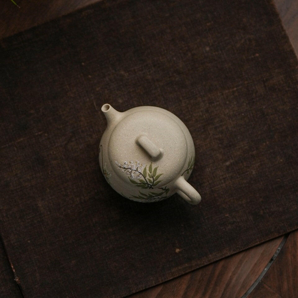 Teng Die ying 150cc - Yixing Handmade Teapot 江苏宜兴