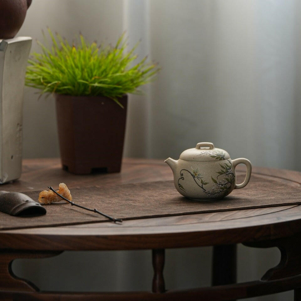 Teng Die ying 150cc - Yixing Handmade Teapot 江苏宜兴