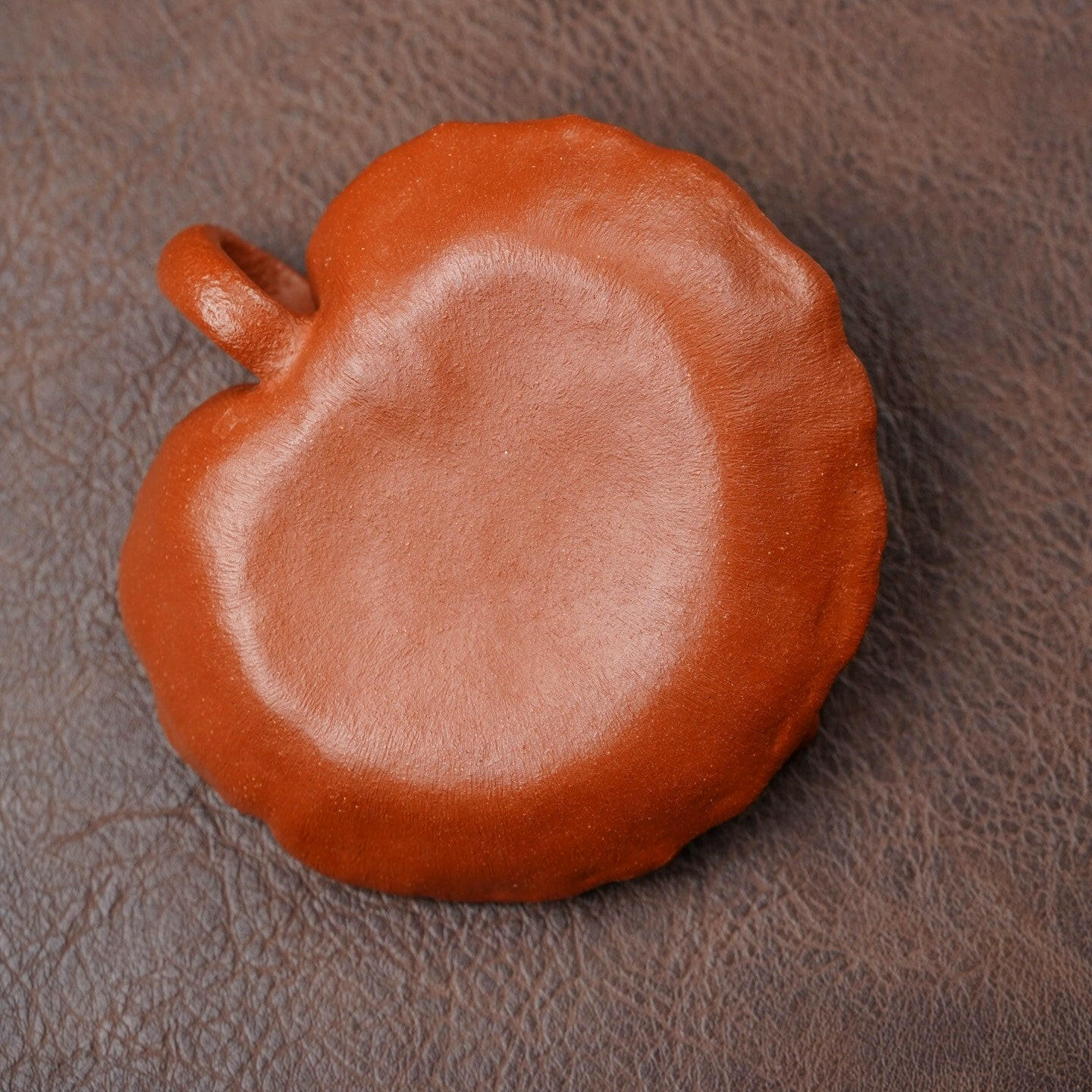 Ling Zhi Hu 150cc - Yixing Handmade Teapot 江苏宜兴