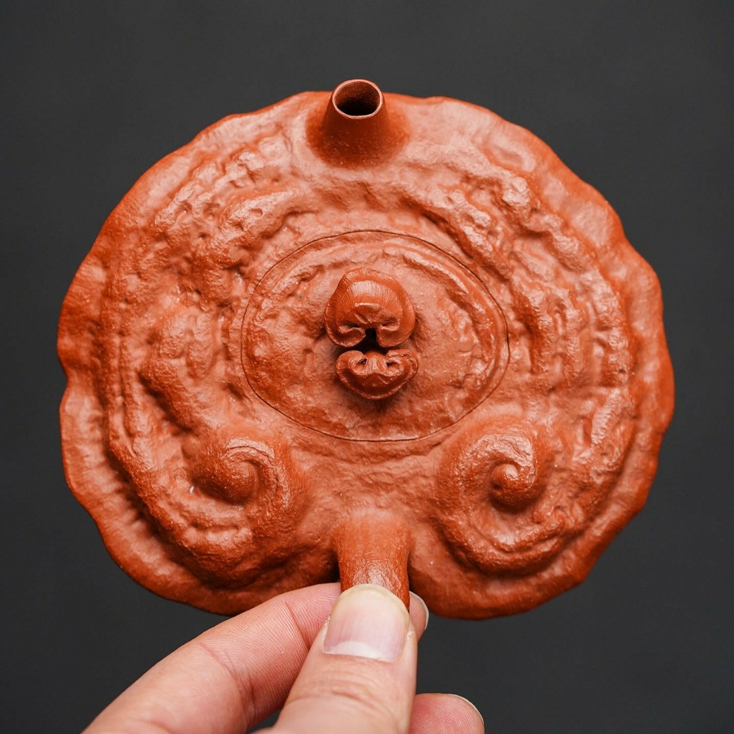 Ling Zhi Hu 150cc - Yixing Handmade Teapot 江苏宜兴