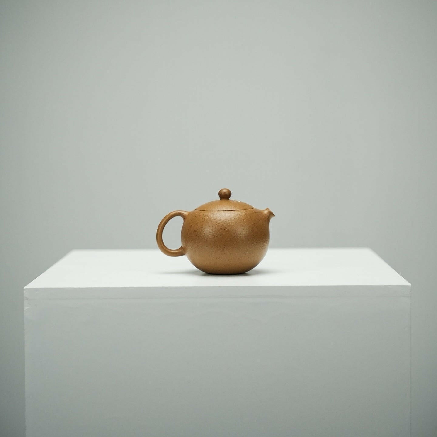 Mei Ren Xi Shi 150cc - Yixing Handmade Teapot 江苏宜兴